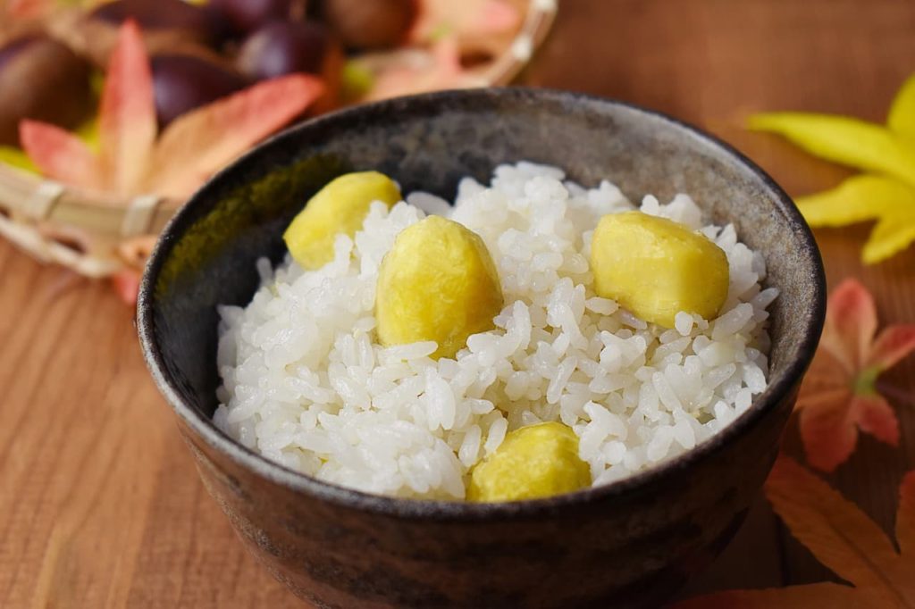 Imagem mostra o arroz com pequi que é muito saboreado no Tocantins-TO