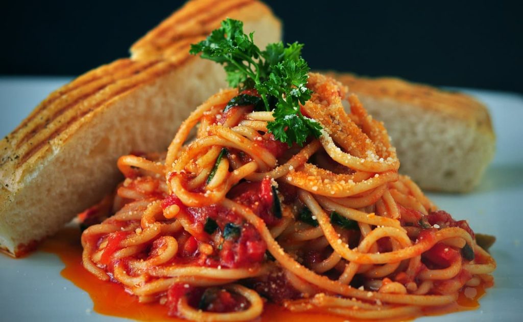 Macarrão é um dos  melhores pratos típicos da italia