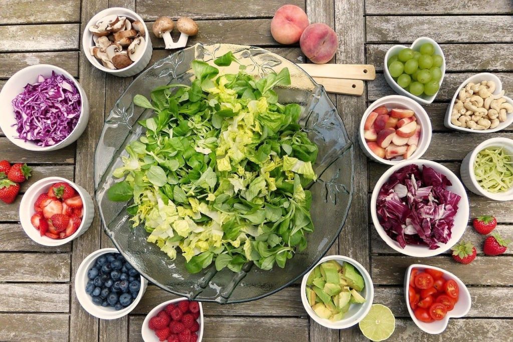 Comida Vegana é a base de frutos, verduras, legumes e algumas raizes