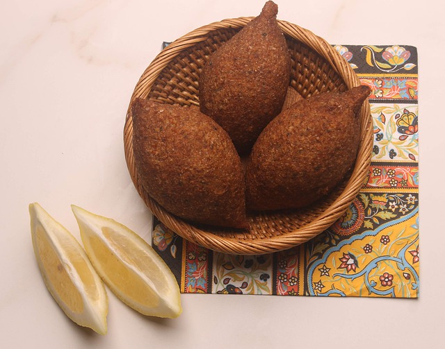 Quibe é um prato tradicional muito consumido em todo o mundo e tem suas origens na turquia