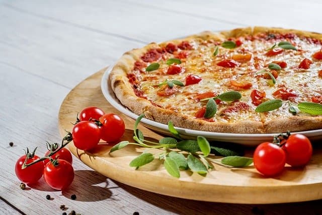 Imagem mostra a pizza, um alimento muito consumido nos Estados Unidos