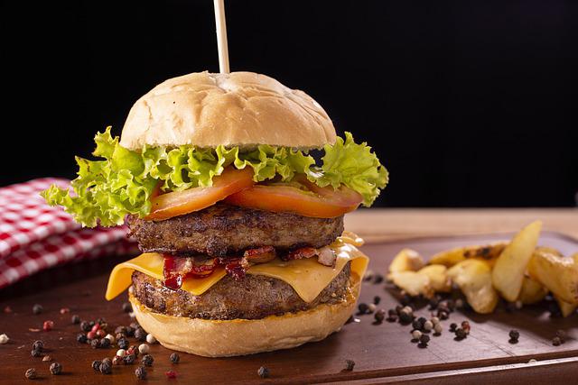 Imagem msotra um hambúrguer das melhores hamburguerias de sao paulo