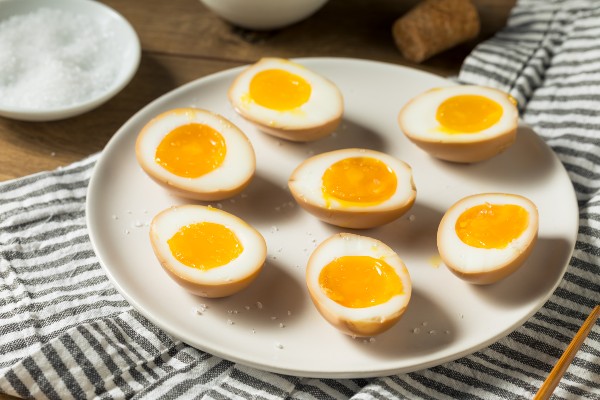 Imagem mostra o ovo de soja que é uma iguaria da culinaria japonesa