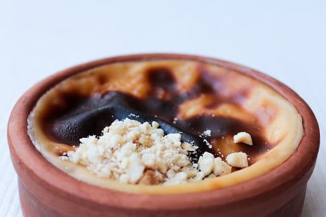 Imagem mostra pudim de arroz, uma deliciosa sobremesa da culinária cubana