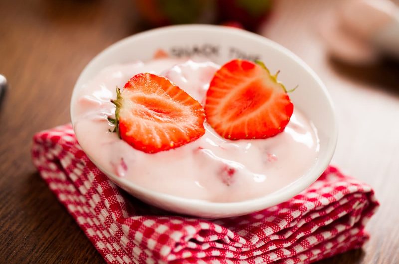 Receita de iogurte caseiro de morango