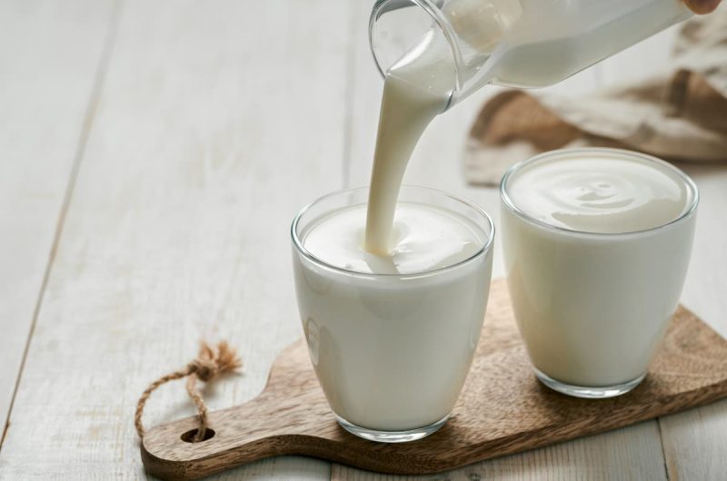 Receita de iogurte caseiro natural nutritiva e saborosa