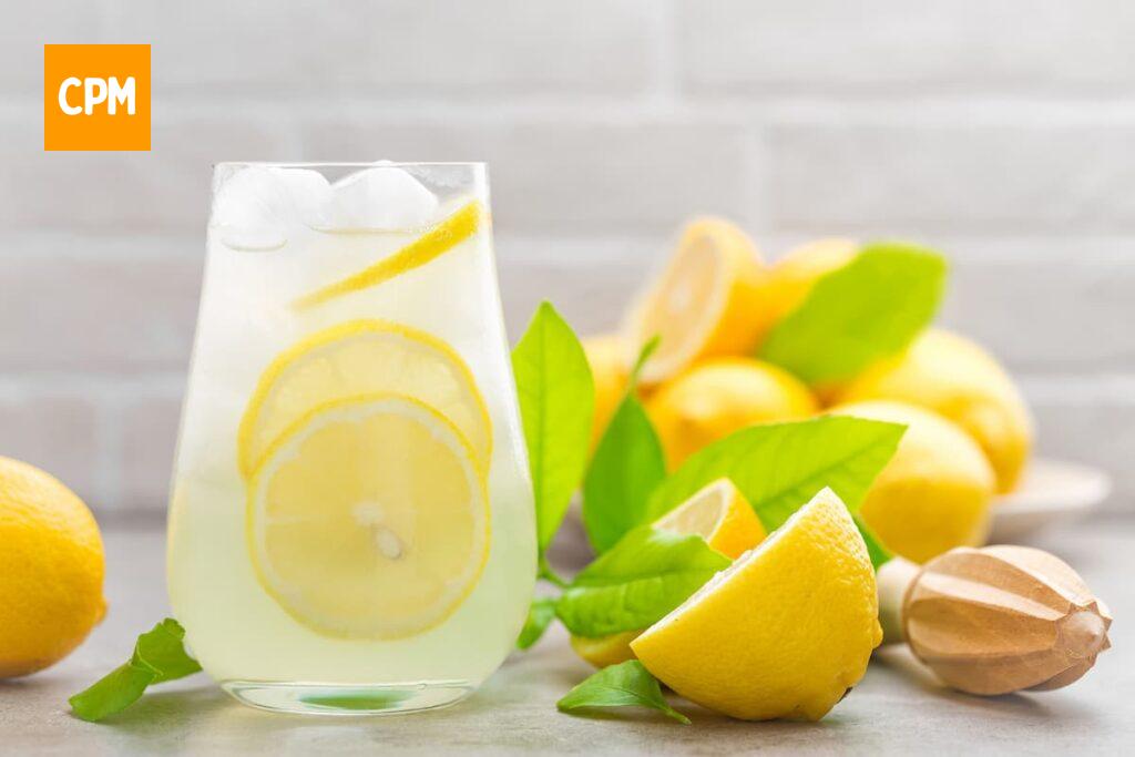 Imagem mostra deliciosa e refrescante limonada.