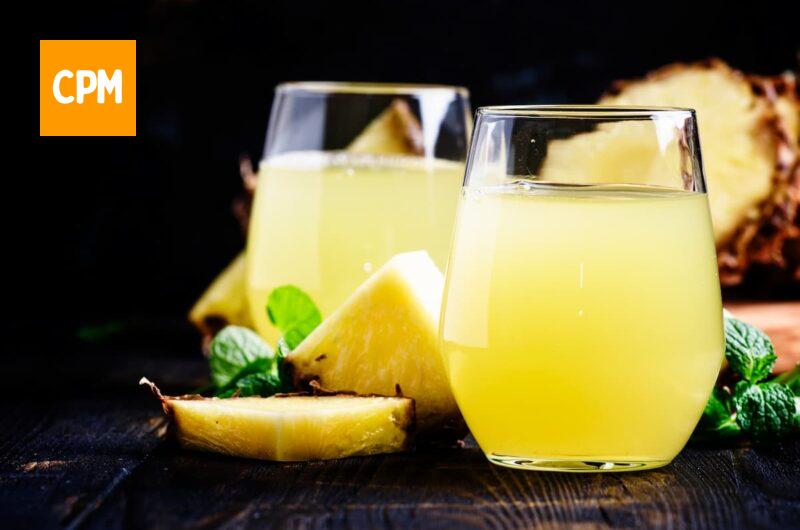 Suco de abacaxi com hortelã