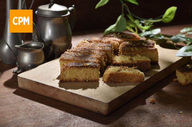 Bolo de banana com canela