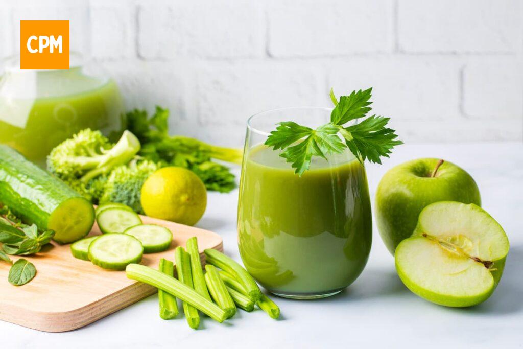 Imagem mostra suco energizante e refrescante, ideal para ser consumido a qualquer hora do ia.