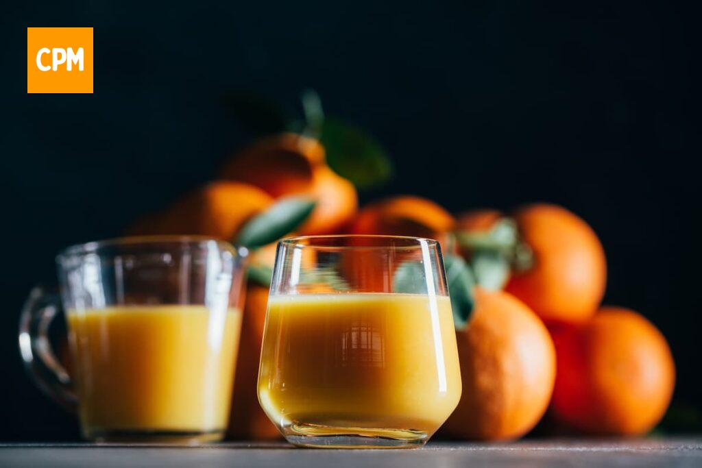 Imagem mostra suco natural de laranja.