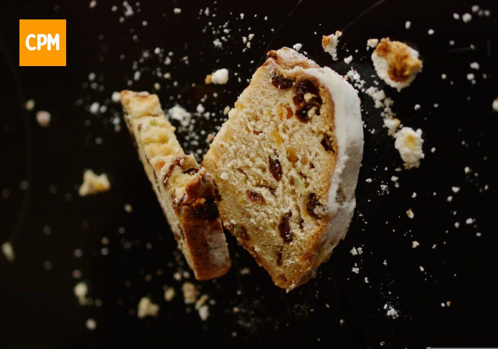 Imagem mostra pedaços de colomba pascal.